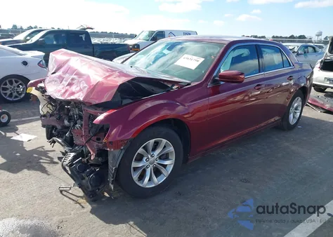 2015 Chrysler 300 Limited z USA, uszkodzony, nr VIN 2C3CCAAG5FH908832